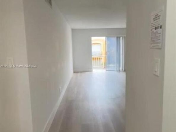 17901 NW 68 Ave T205, Hialeah FL 33015