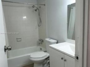 17901 NW 68 Ave T205, Hialeah FL 33015