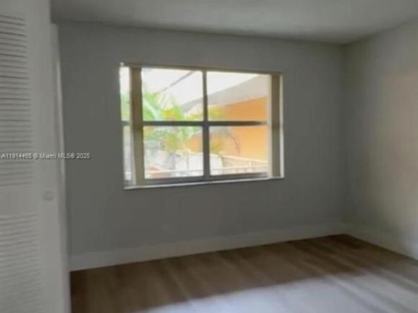 17901 NW 68 Ave T205, Hialeah FL 33015