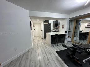 931 NE 199th St 10222, Miami FL 33179