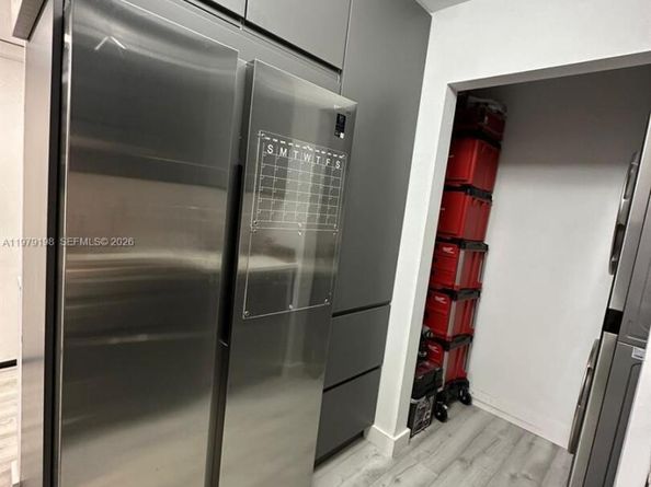 931 NE 199th St 10222, Miami FL 33179