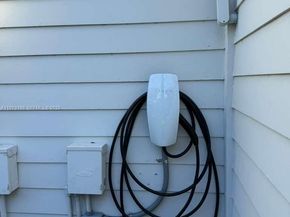 931 NE 199th St 10222, Miami FL 33179