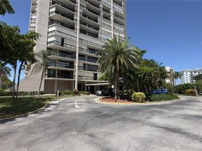 2425 Presidential Way 203, West Palm Beach FL 33401