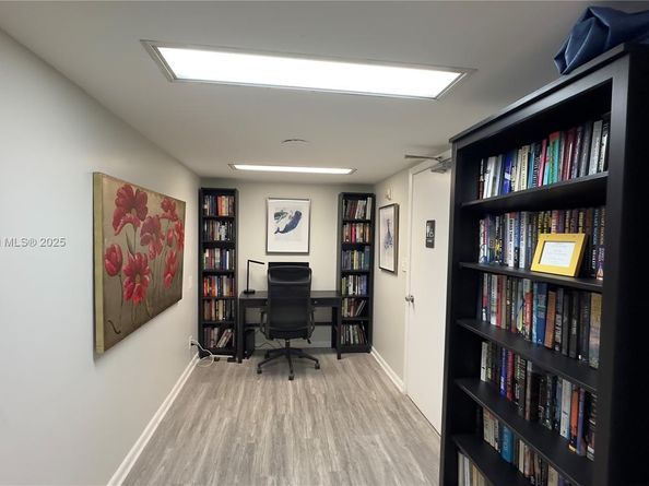 2425 Presidential Way 203, West Palm Beach FL 33401