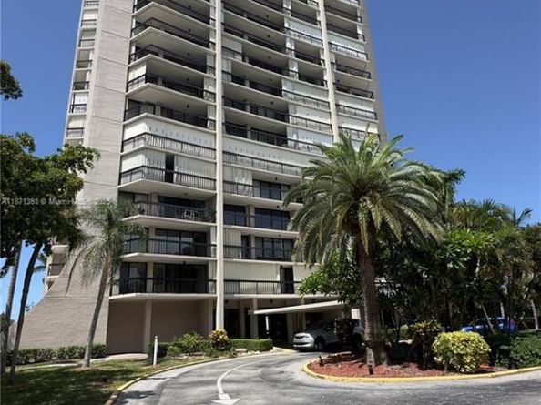 2425 Presidential Way 203, West Palm Beach FL 33401