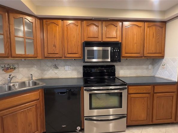 2425 Presidential Way 203, West Palm Beach FL 33401