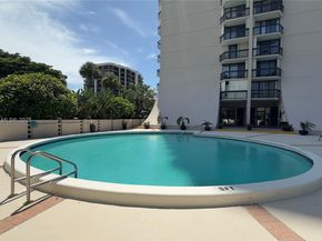 2425 Presidential Way 203, West Palm Beach FL 33401