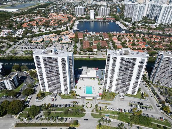 3625 N Country Club Dr 2009, Aventura FL 33180