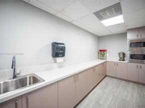 3625 N Country Club Dr 2009, Aventura FL 33180