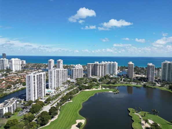 3625 N Country Club Dr 2009, Aventura FL 33180