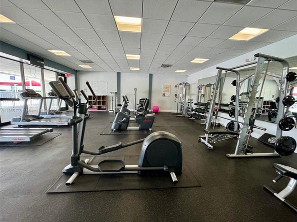 3625 N Country Club Dr 2009, Aventura FL 33180