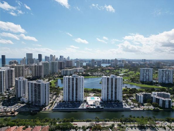 3625 N Country Club Dr 2009, Aventura FL 33180