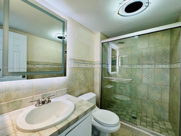 3625 N Country Club Dr 2009, Aventura FL 33180