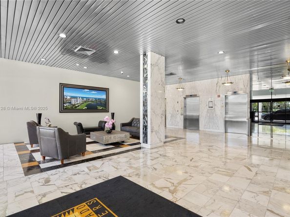 3625 N Country Club Dr 2009, Aventura FL 33180