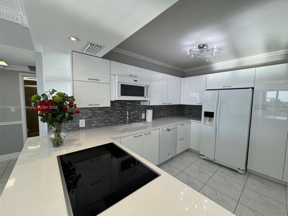 3625 N Country Club Dr 2009, Aventura FL 33180