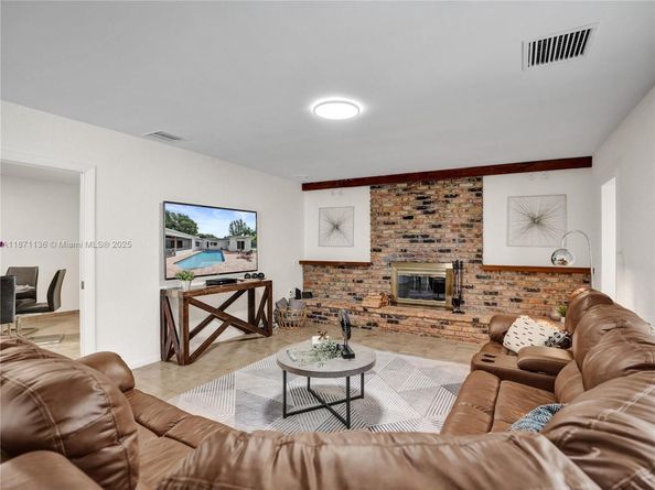 11300 Shady Lane, Plantation FL 33325