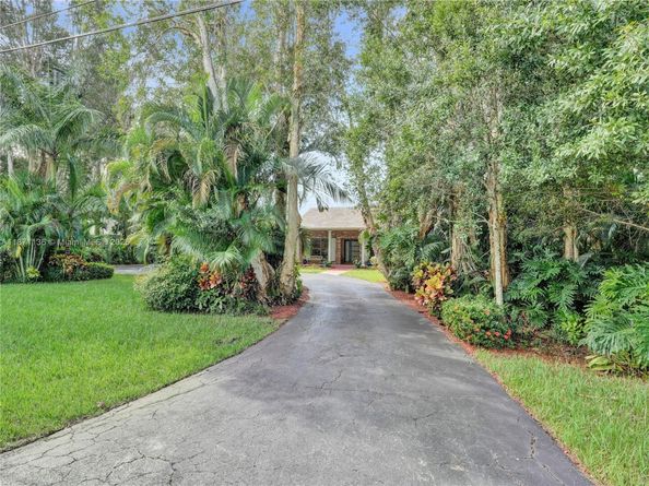 11300 Shady Lane, Plantation FL 33325