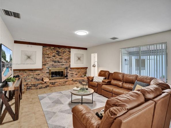 11300 Shady Lane, Plantation FL 33325