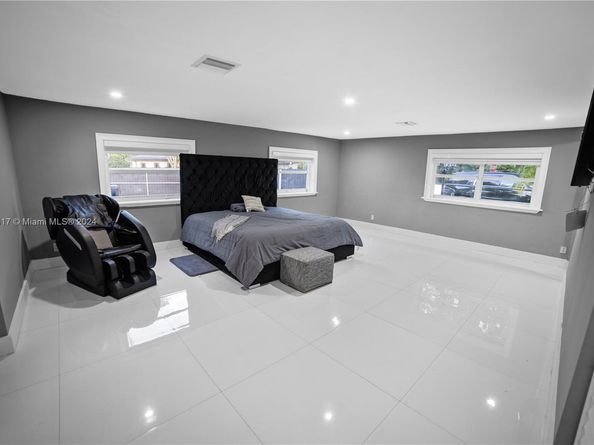 13550 SW 99th Pl, Miami FL 33176