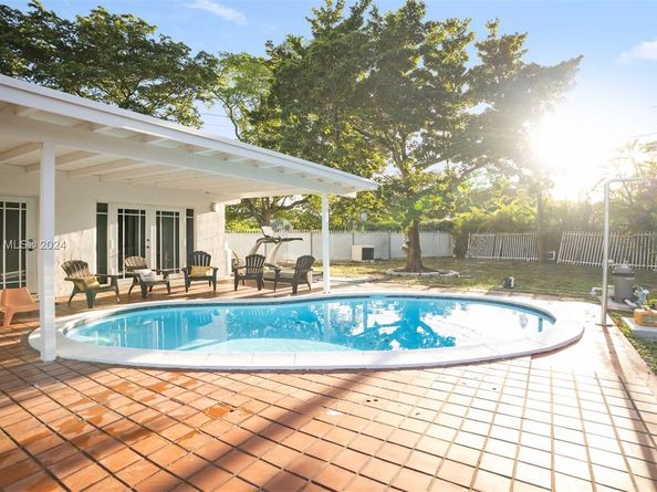 13550 SW 99th Pl, Miami FL 33176