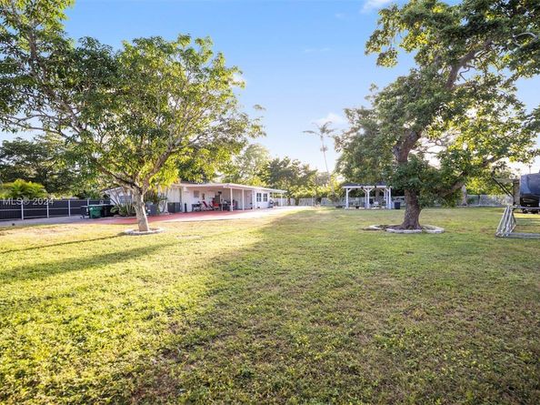 13550 SW 99th Pl, Miami FL 33176
