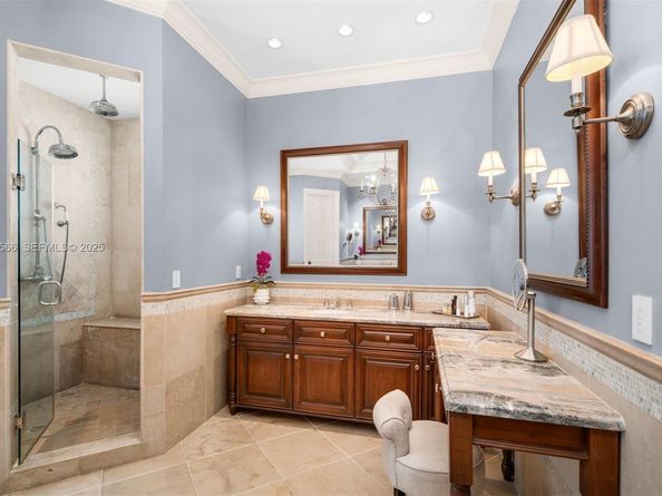 8010 Ponce De Leon Rd, Miami FL 33143