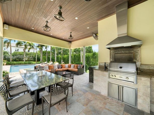 8010 Ponce De Leon Rd, Miami FL 33143