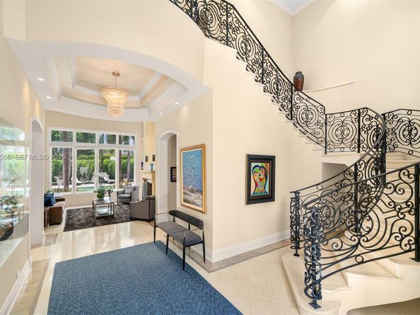 8010 Ponce De Leon Rd, Miami FL 33143