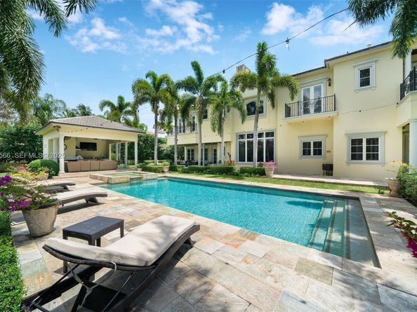 8010 Ponce De Leon Rd, Miami FL 33143