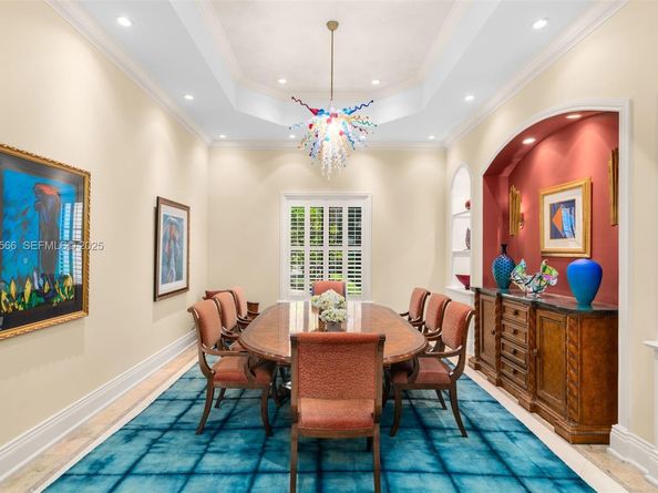 8010 Ponce De Leon Rd, Miami FL 33143