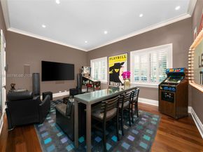 8010 Ponce De Leon Rd, Miami FL 33143