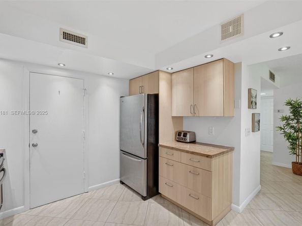 200 Diplomat Pkwy 531, Hallandale Beach FL 33009