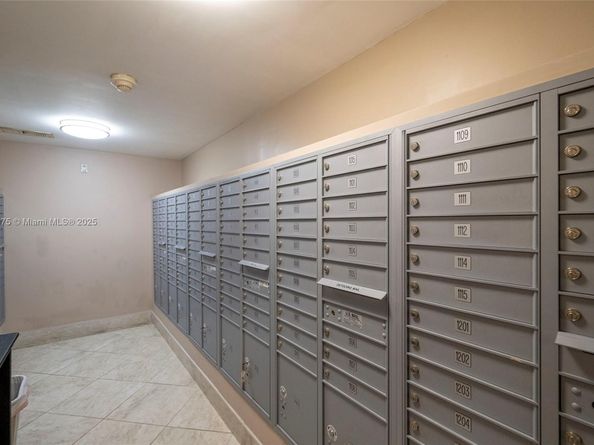 2841 NE 163rd St 605, North Miami Beach FL 33160
