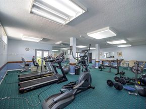 2841 NE 163rd St 605, North Miami Beach FL 33160