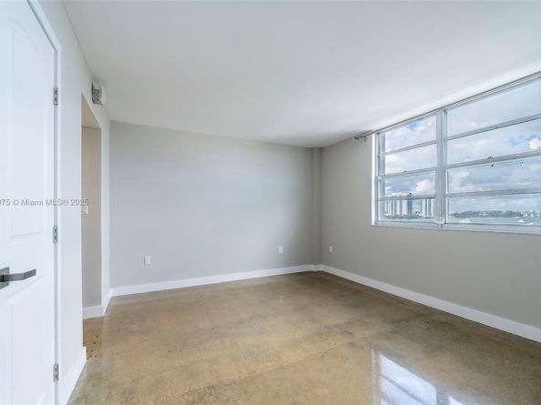 2841 NE 163rd St 605, North Miami Beach FL 33160