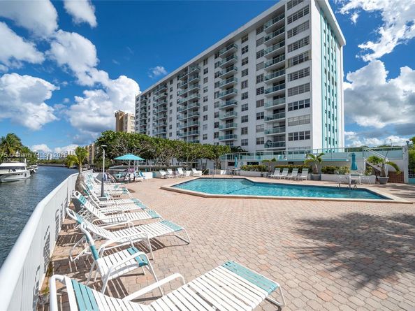 2841 NE 163rd St 605, North Miami Beach FL 33160