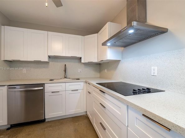 2841 NE 163rd St 605, North Miami Beach FL 33160