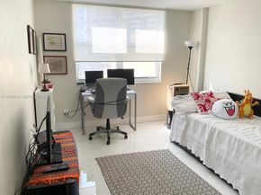 770 Claughton Island Dr 704, Miami FL 33131