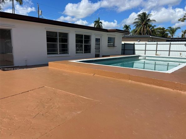 2601 Acapulco Dr, Miramar FL 33023