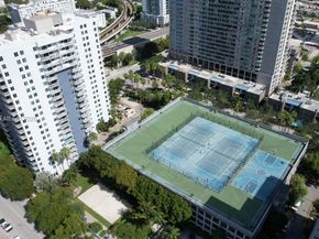 850 N Miami Ave W1806, Miami FL 33136