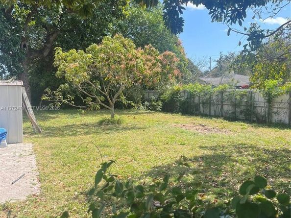 Undisclosed Address #A11972471, Miami FL 33142