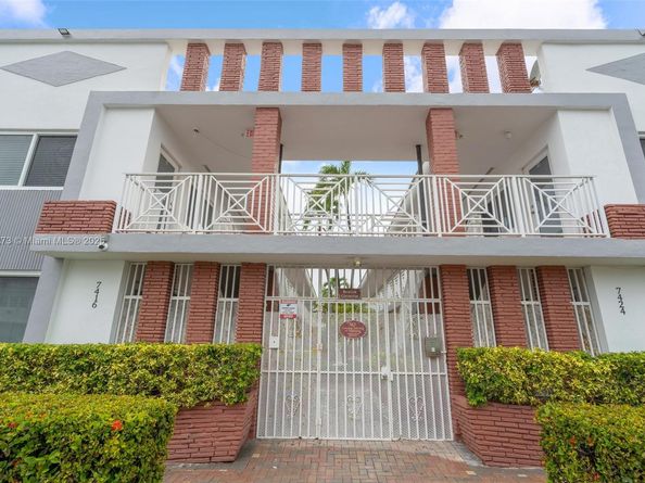 7424 Byron Ave 2B, Miami Beach FL 33141