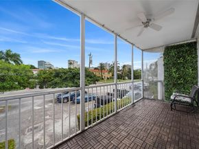 2858 Pine Tree Dr 5, Miami Beach FL 33140
