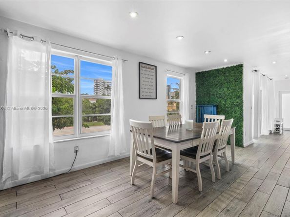2858 Pine Tree Dr 5, Miami Beach FL 33140