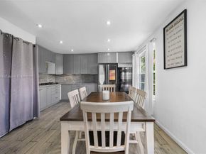 2858 Pine Tree Dr 5, Miami Beach FL 33140