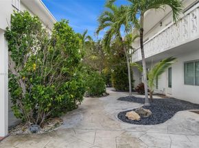 2858 Pine Tree Dr 5, Miami Beach FL 33140
