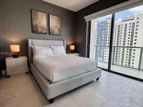 239 SW 9th St 2101, Miami FL 33130
