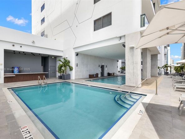 239 SW 9th St 2101, Miami FL 33130