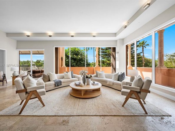10 Edgewater Dr Lanai South, Coral Gables FL 33133