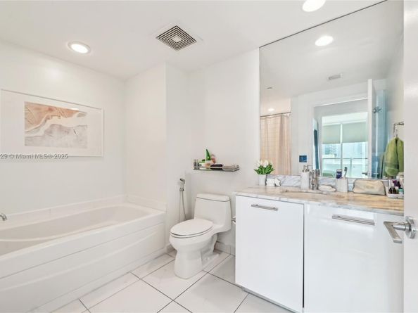 55 SE 6th St 1608, Miami FL 33131